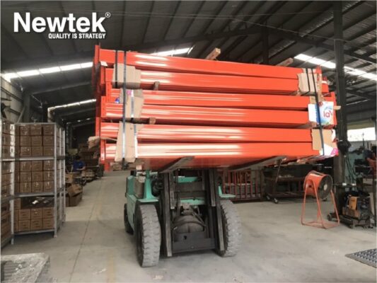 Ảnh kệ để hàng trong công nghiệp